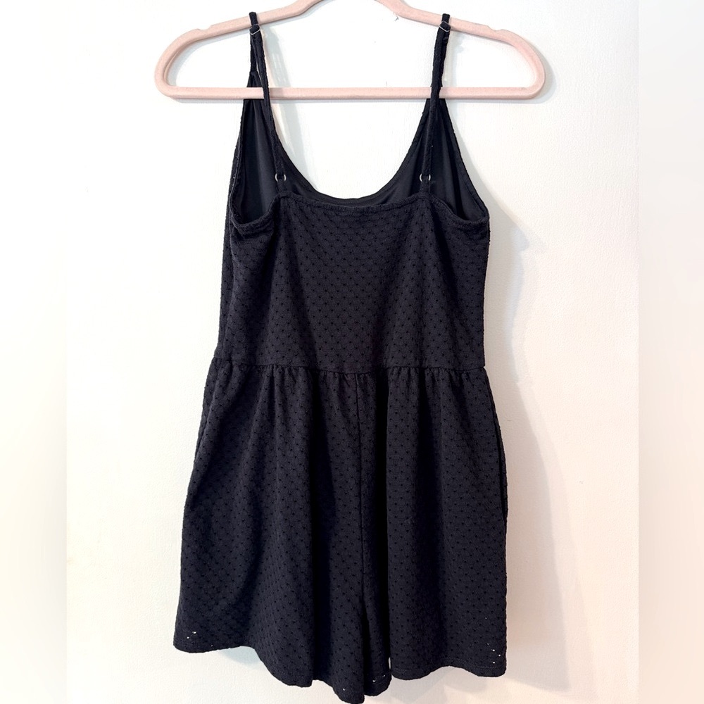 Black/Navy Blue Sleeveless Romper - Picture 2 of 6